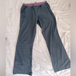 LIKE NEW! Med Couture Touch Collection Ally Cargo Scrub Pant in Pewter - Stretch